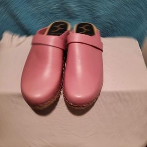 Cape Clogs nwot